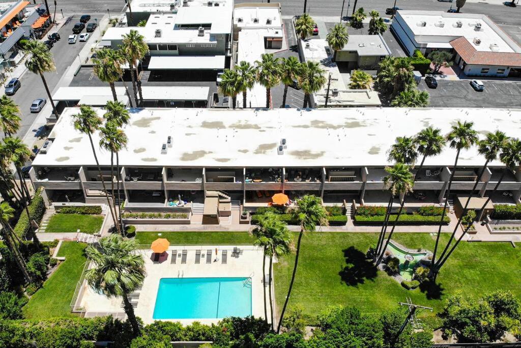 Mid-Century Modern Desert Escape Apartment Palm Springs Exterior photo