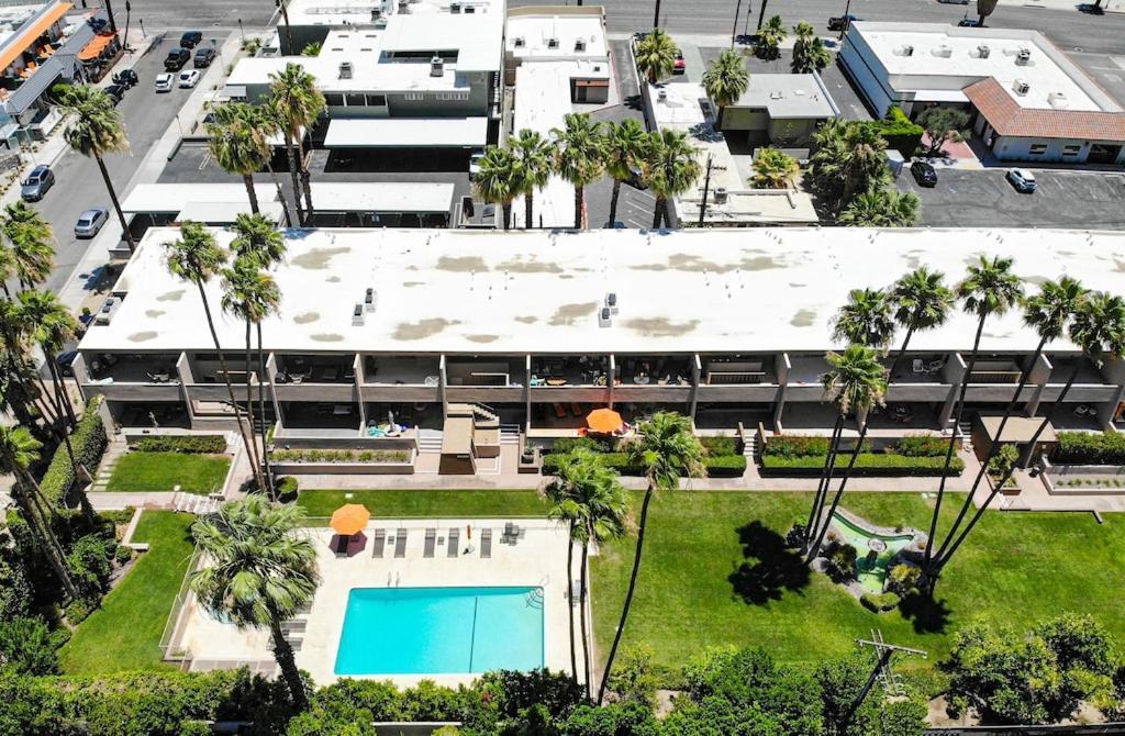 Mid-Century Modern Desert Escape Apartment Palm Springs Exterior photo